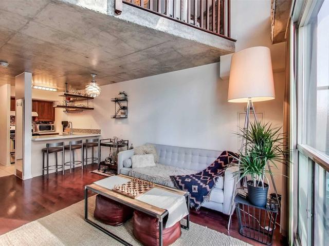 226 - 1029 King St W