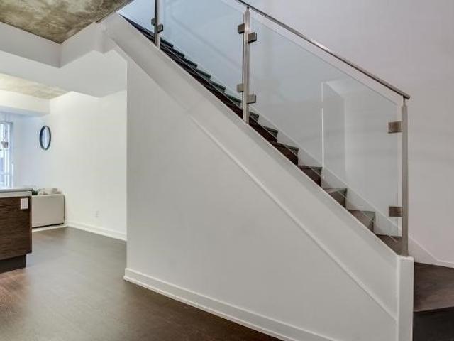 523 - 1030 King St W