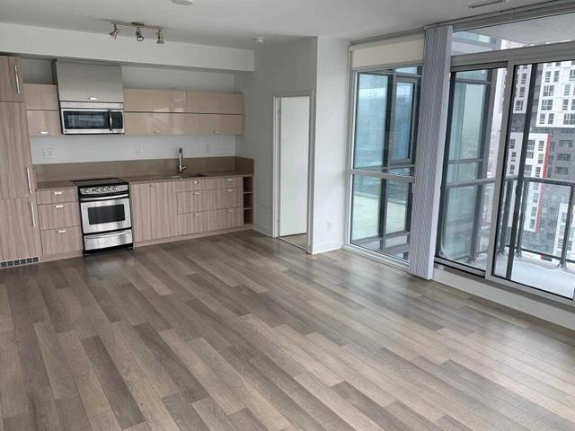 2805 - 290 Adelaide St W