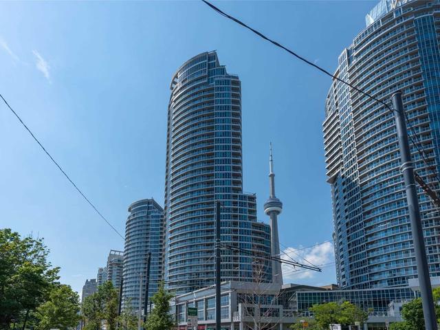 901 - 208 Queens Quay W