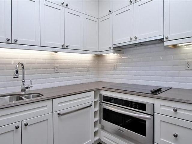 436 - 22 Leader Lane