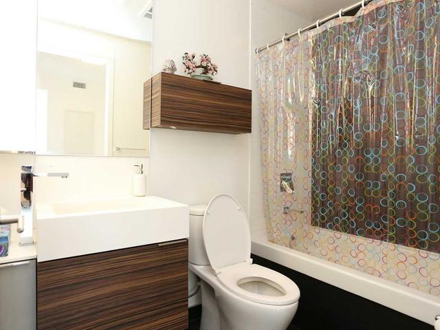 2909 - 88 Scott St St