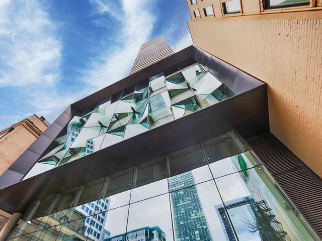 1506 - 224 King St W