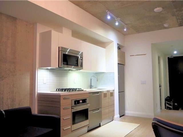 1506 - 224 King St W