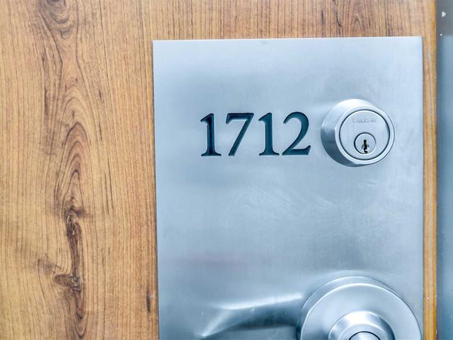 1712 - 705 King St St W