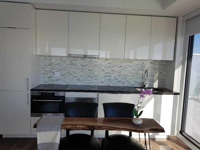 2802 - 15 Queens Quay E