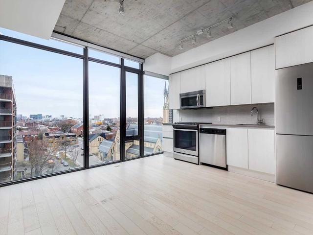 705 - 111 Bathurst St