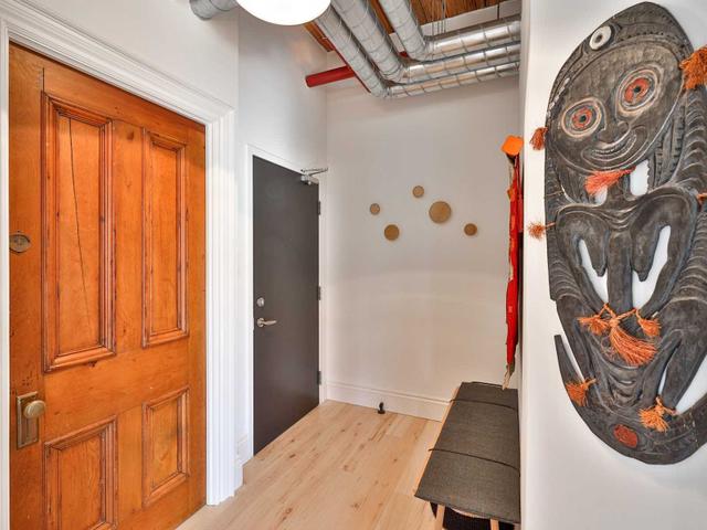 419 - 955 Queen St W