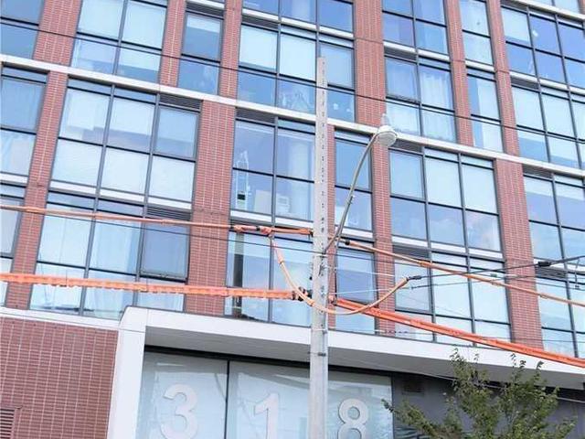 401 - 318 King St E