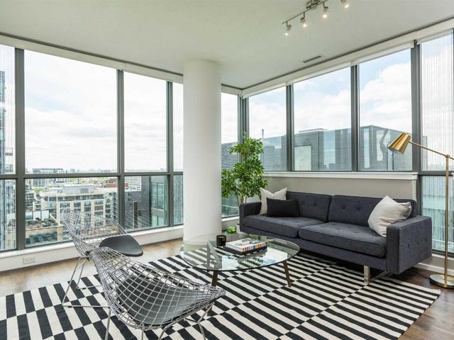 1602 - 8 Charlotte St