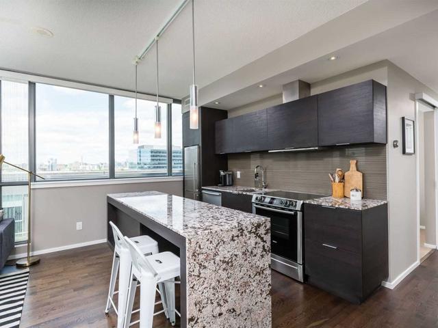 1602 - 8 Charlotte St