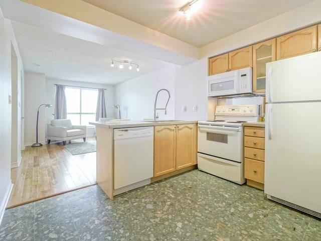 1106 - 410 Queens Quay W