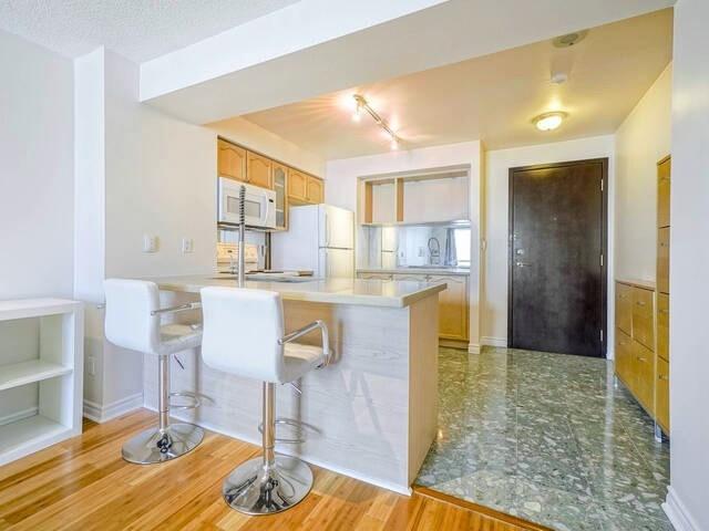 1106 - 410 Queens Quay W