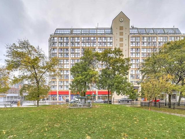 740 - 222 The Esplanade