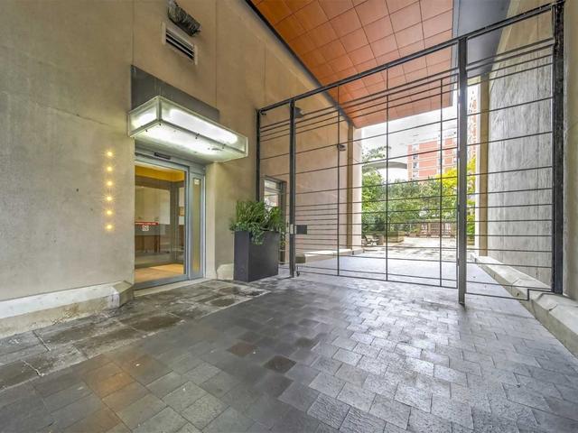 740 - 222 The Esplanade