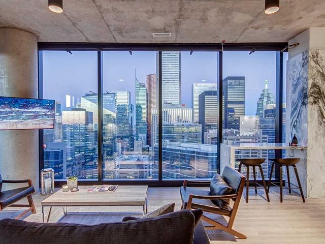 3802 - 224 King St W