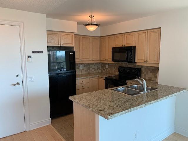 2420 - 25 Greenview Ave