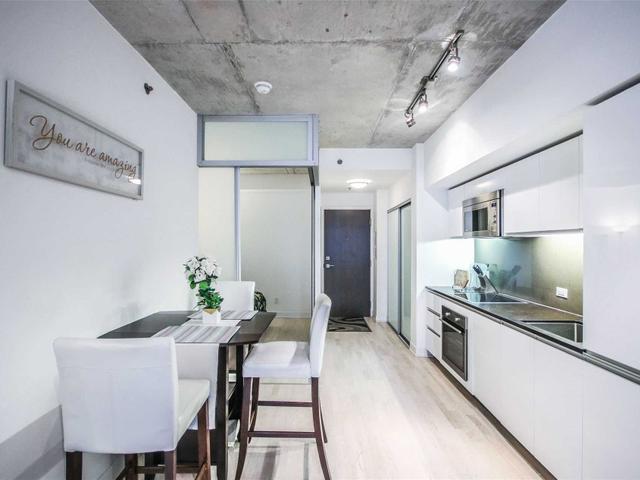 205 - 20 Gladstone Ave