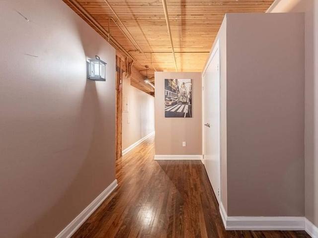 104 - 993 Queen St W