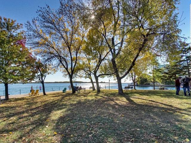 2417 - 33 Harbour Sq