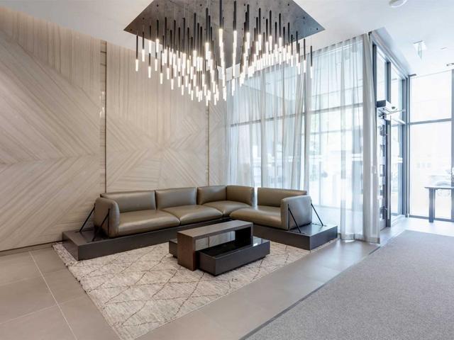 812 - 200 Sackville St