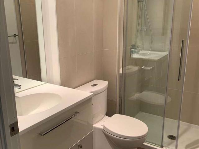 704 - 15 Grenville St