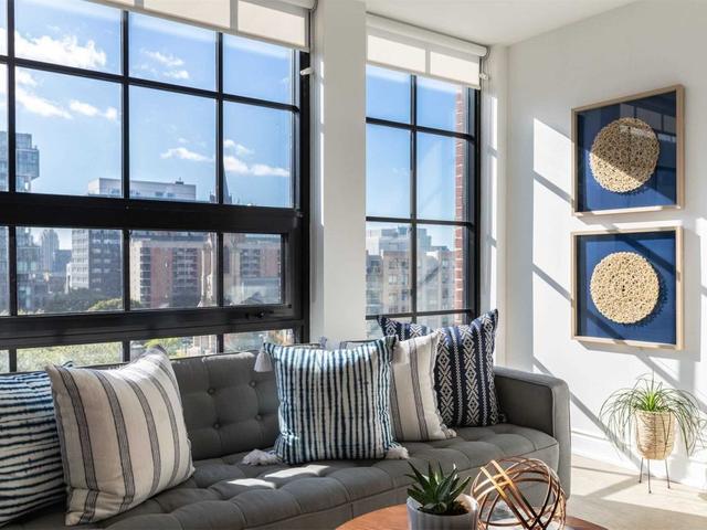 715 - 608 Richmond St W