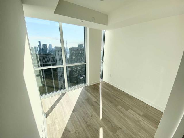 5001 - 1 Yorkville Ave