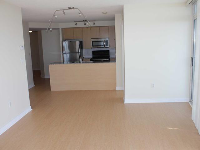 2515 - 11 Brunel Crt