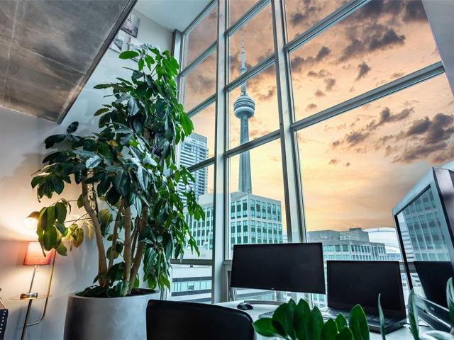 1316 - 36 Blue Jays Way