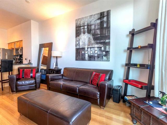 313 - 410 Queens Quay W