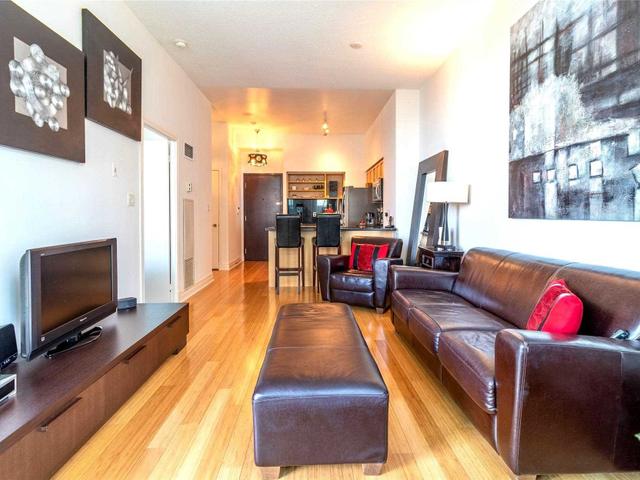 313 - 410 Queens Quay W