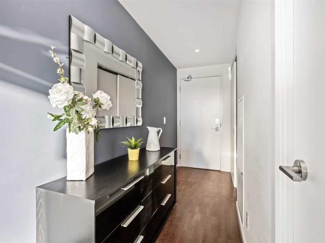 3306 - 8 Charlotte St