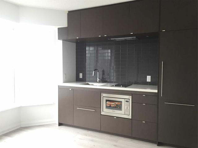 2111 - 155 Yorkville Ave