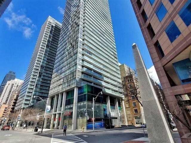 1805 - 38 Grenville St