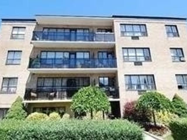 208 - 148 Soudan Ave S