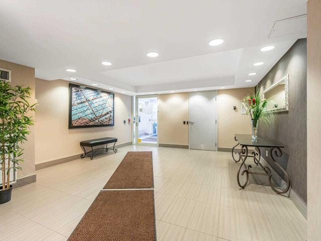 806 - 18 Stafford St