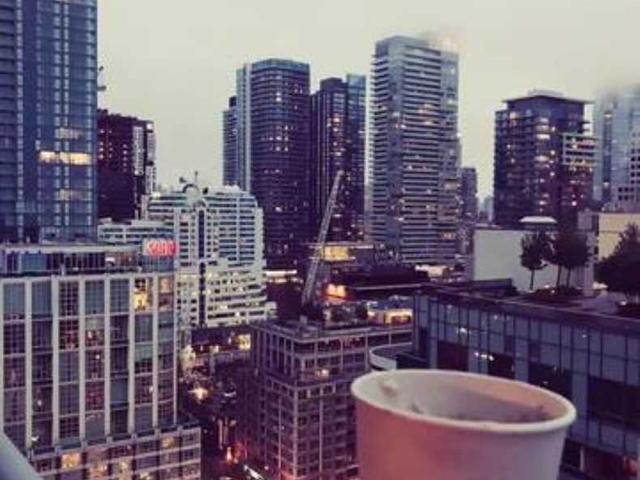 2120 - 352 Front St W