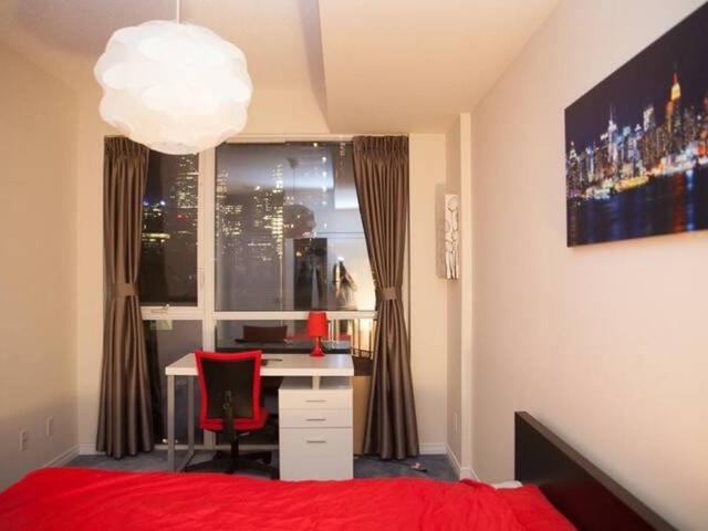 2120 - 352 Front St W