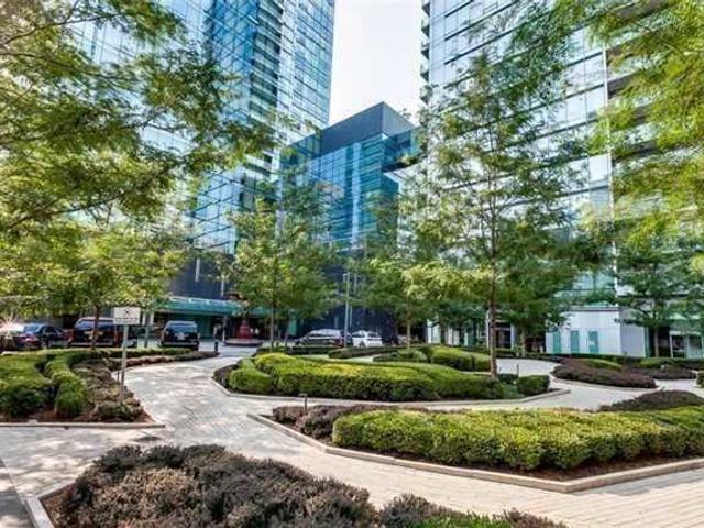 402 - 55 Scollard St