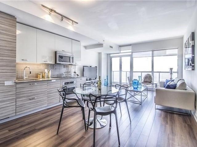 1804 - 210 Simcoe St