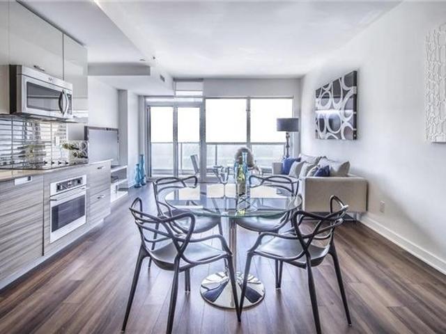 1804 - 210 Simcoe St