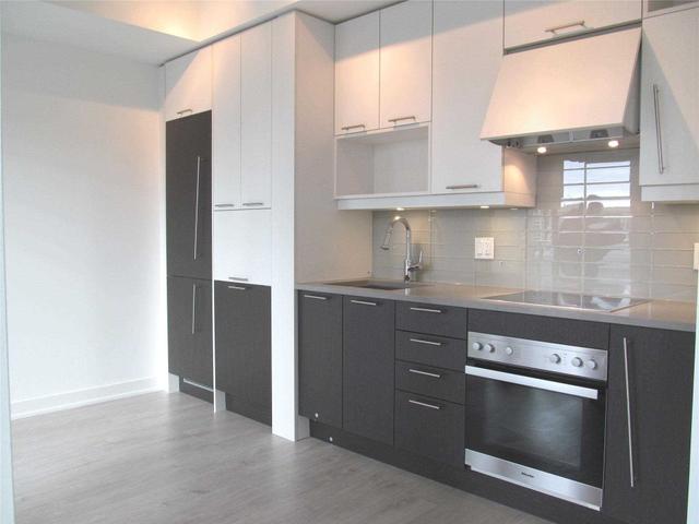 1804 - 199 Richmond St W