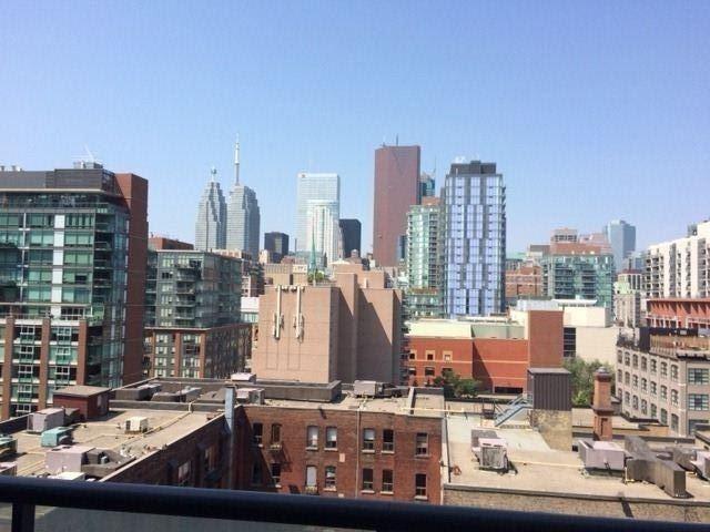 1210 - 400 Adelaide St E