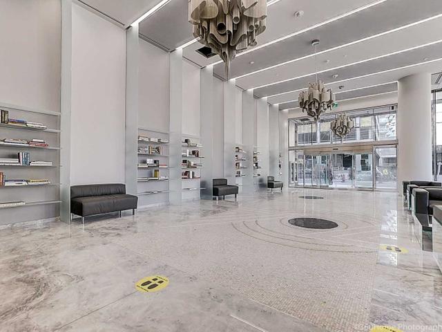 725 - 8 Hillsdale Ave