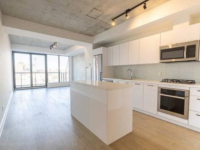 717 - 608 Richmond St W