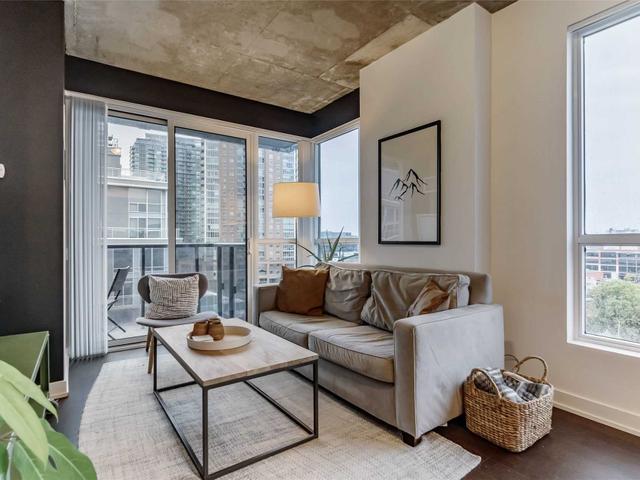 837 - 1030 King St W