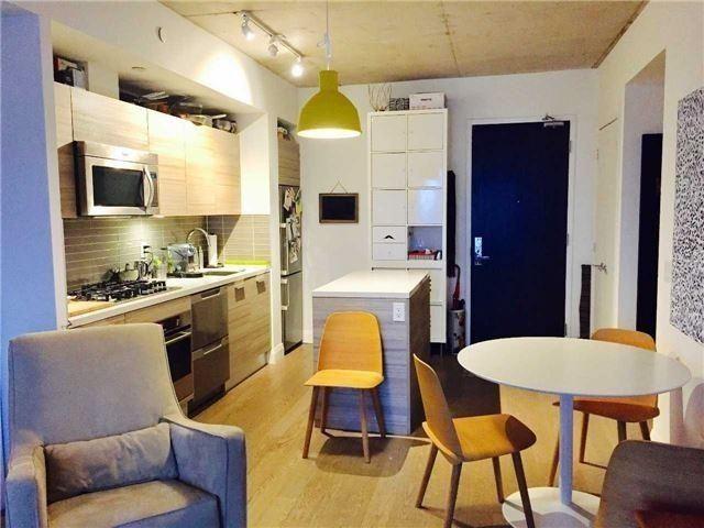 2505 - 224 King St W