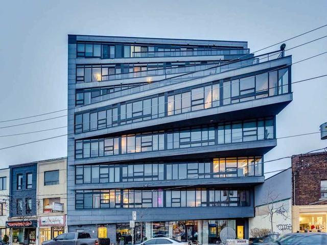 401 - 1239 Dundas St W