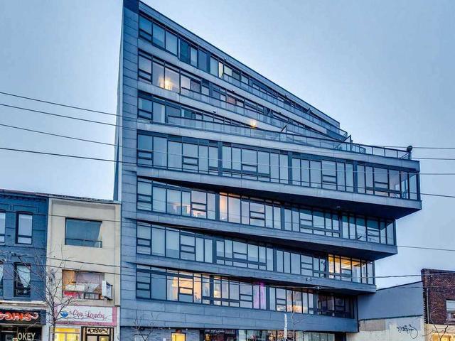 401 - 1239 Dundas St W